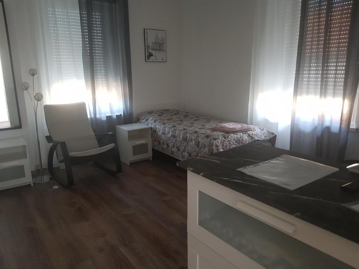 Gaestewohnung Mit Kueche Magdeburg An Der Elbe エクステリア 写真